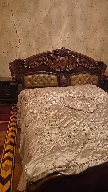 kiçik dolab: Klassik üslublu yataq otağı mebel dəsti Tərkibi: - 6 qapılı iri — 2