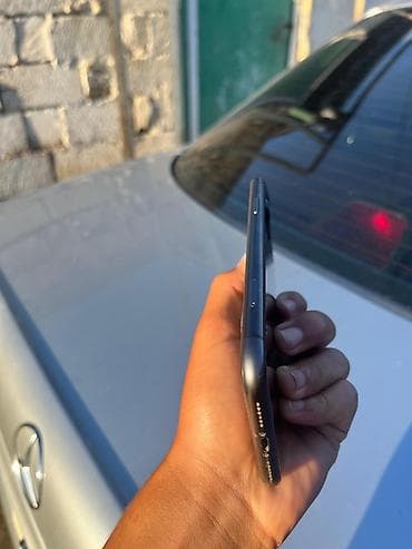 redmagic 10s pro: IPhone 11, 64 GB, Qara — 6