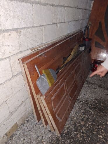 Пластиковые двери: Taxta otaq qapıları dəsti - Material: tam taxta (massiv), laklı. - — 2