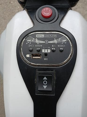 Uşaq elektrik motosikleti – 3 təkərli, ağ/gümüş rəng - Güclü — 4