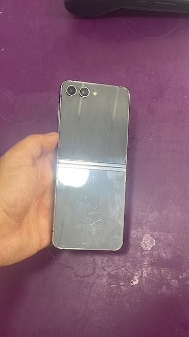 mini prosessor: Samsung Galaxy Z Flip 5, 256 GB, rəng - Gümüşü, Barmaq izi — 3