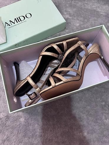 Basanoşka və səndəllər: Ölçü: 38, Yeni — 7