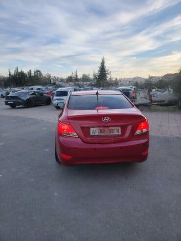 kia ceed 2010: Hyundai Accent: 1.6 l | 2016 il Sedan — 2