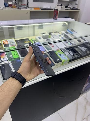 телфон: Redmi note 12\256 yadaş uzunde cat var başqa problemi yoxdu 20 m xerci — 2