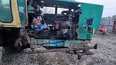 maşın sukanları: Bu traktor adi jumiz isiqlar isdey vezyetde tekerler 50%kabin isiqlar — 4