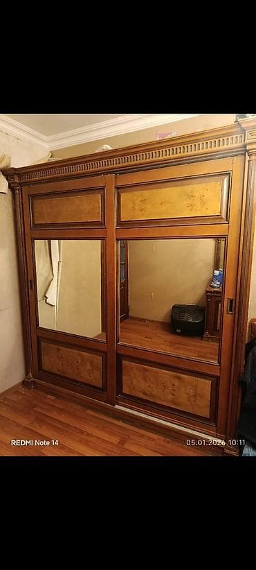 plastik qapi ikinci el: Dolab Dəniz Mebelden alınlb satılır qiyməti 300 manat möhkəm matrealı — 1