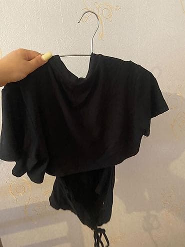 cins: Qadın geyim dəsti – 3 parça QİYMƏTDƏ RAZILAŞMA OLACAQ 1) Qırmızı bluz — 10