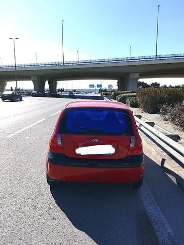 Avtomobil alışı: Hyundai Getz, qırmızı rəng, hetçbek gövdə. Texniki xüsusiyyətlər: - — 1