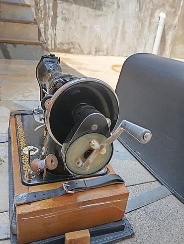 dynacord 1600 cms: Mexanik tikiş maşını – əl qolu ilə işləyən model - Klassik, dekorativ — 3