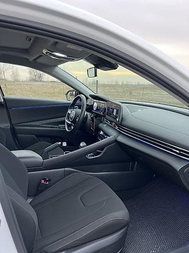 opel astra 2000: Hyundai Elantra: 1.6 l | 2024 il Sedan — 10