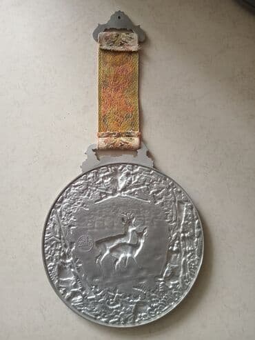 qus sekli cekmek: Asma dekorativ medalyon – ov mövzulu relyef təsvirli - Material — 1