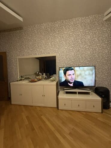 Ремонт и строительство: Qonaq otağı üçün mebel dəsti Tərkibi: - Geniş güzgülü bufet: 4 — 7