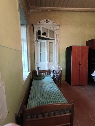 dernegul kiraye ev: Satılır: qədim üslublu həyət evi Xüsusiyyətlər: - 1 mərtəbə, hündür — 8