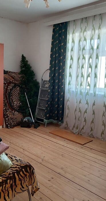 hökməlidə: Hökməli arkasından keçdikdə 200 metr yuxarıda 2 mərtəbəli ev satılır — 14