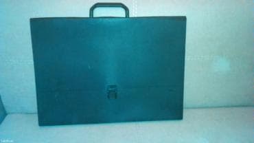 Принадлежности для черчения. папка для чертежей