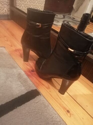 qadin botlari: Ölçü: 39, rəng - Qara, İşlənmiş — 3