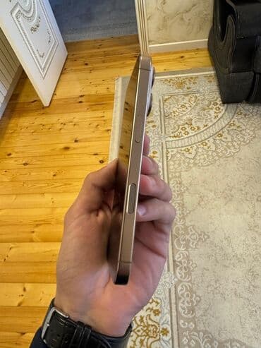 телефон fly 6: IPhone 16 Pro, 128 ГБ, Золотой — 6