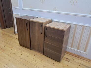 столик для кровати: Тумбы — 1