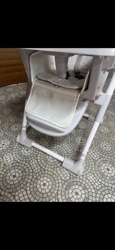 qidalandırmaq üçün uşaq stul yelləncək: Uşaq yemək stulu - Rəng: ağ-boz tonlarda - Yumşaq, naxışlı oturacaq — 3