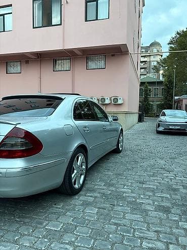 mercedes g300: Mercedes-Benz E-Class: 2.2 l | 2007 il Sedan — 6