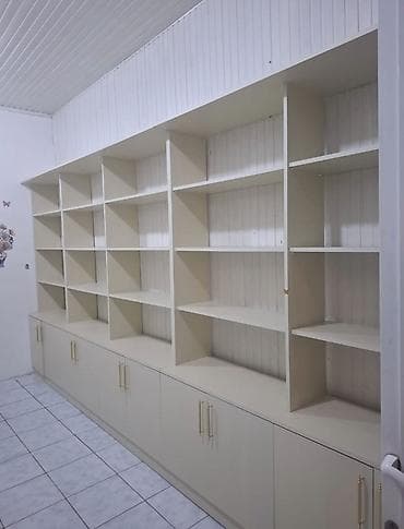 demir skaf: Mağaza üçün vitrin və mebel dəsti Tərkibi: - İki tərəfli divar boyu — 5