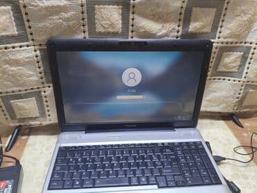 Toshiba noutbuk Xüsusiyyətlər: - Ekran: 15.4" (parlaq matris)