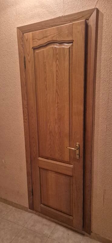 Taxta-şalban: Salam. Yaxşı vəziyyətdə 5 ədəd qapı (2 ədəd xamam qapısı3 ədəd — 3