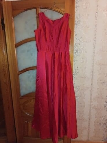 Uzun qırmızı don - Stil: Klassik, zərif, A-kəsim ətəkli - Boy: Maxi