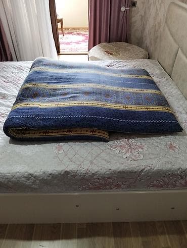 atlaz parca: Döşək dəsti; -Material:Keyfiyyətli təmiz qoyun yunu,hər birində 12 — 4