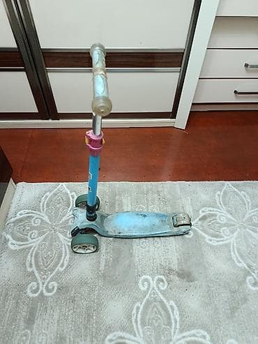 Əlcəklər: Uşaq skuterı – 3 təkərli - Qatlanıb yığıla bilir - Tam işləkdir,heç — 4