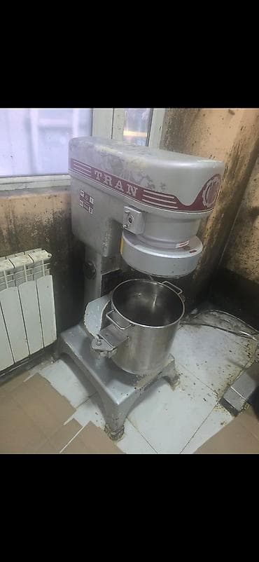 iran pecinin qiyməti: Mikser 20 kqliq 2 qazan 3 basliqli tam islekdir hec bir problemi — 1