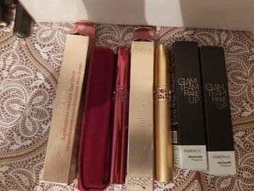 набор для проблемной кожи: Faberlic makiyaj dəsti Tərkib: - Kompakt pudra – güzgülü qutuda — 8