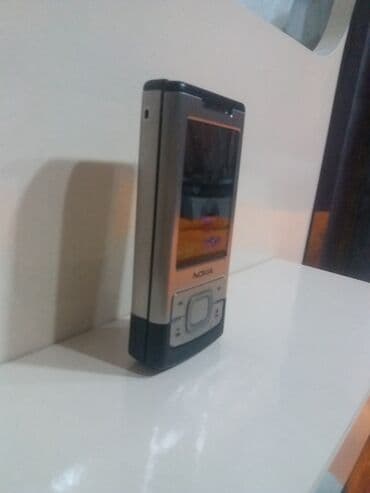 nokia 6100: Nokia 8 Sirocco, rəng - Gümüşü, Düyməli — 2