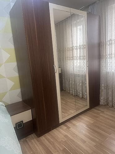 3 qapılı, Güzgülü, Qəhvəyi, Digər material, Açılan, Düz dolab — 1