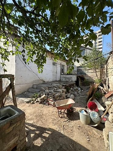 park azure ev satilir: Qaraçuxur qəs. 3 otaqlı, 25 kv. m, Kredit yoxdur, Təmirsiz — 5