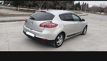 afto.az: Renault Megane III, gümüşü rəng, hetçbek kuzov. Əsas xüsusiyyətlər: - — 7