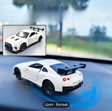 дрифт кар: Drifting Red Car – avtomobil paneli üçün mini fırlanan model oyuncaq — 3