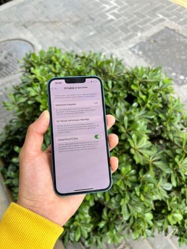 irşad iphone 15: IPhone 13, Göy — 2