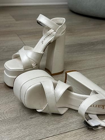 sedef tesbeh: Sədəf rəngində və parlaqlığında gəlin ayaqqabısı • razmeri 35-36 nömrə — 1