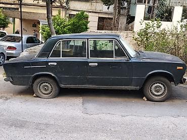 2106 salon: VAZ 2106 sedan - Kuzov: 4 qapılı, tünd rəng. - Salon: klassik VAZ — 2