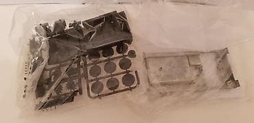 elektro gitara satilir: Yığma modellər 1:43. Hər biri 60m — 2