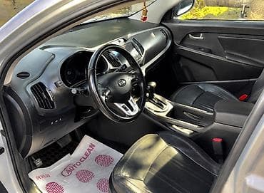 Kia Sportage: 2 l | 2012 il Krossover — 4