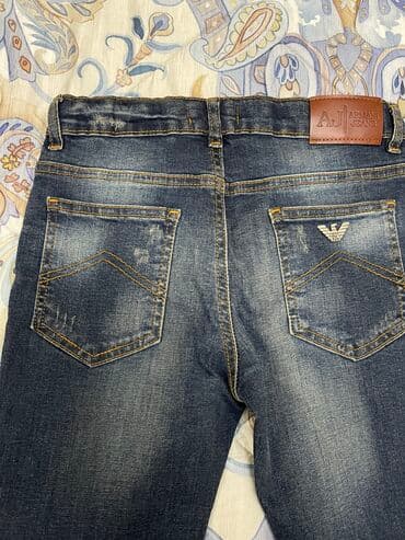 Верхняя одежда: Джинсы на мальчика 10 лет. Как новые. Одели пару раз — 3