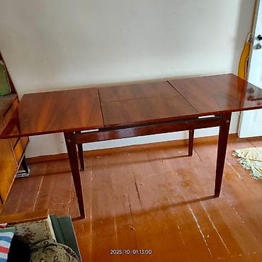 stullar ikinci el: Qonaq masası, İşlənmiş, Taxta, Dördbucaq masa — 2