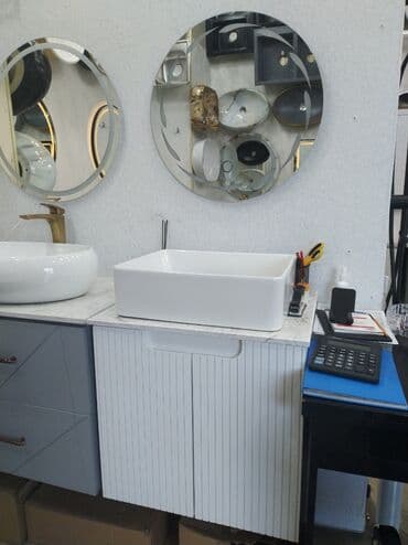 Ağ rəngli, düzbucaqlı formalı, müasir üslubda hazırlanmış əl-üz yumaq