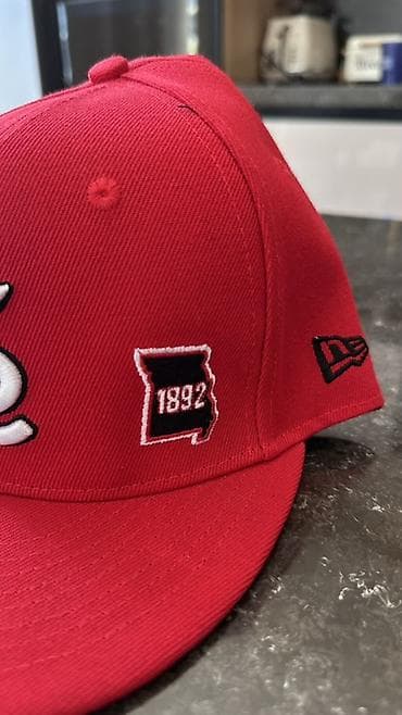 кепка: New Era 59FIFTY seriyasına aid St. Louis Cardinals beysbol kepkası — 2