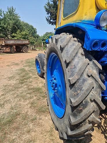 maşınlar 011: Traktor və dırmıq ot yığan araba(presiv) Traktor MTZ tipli (klassik — 10