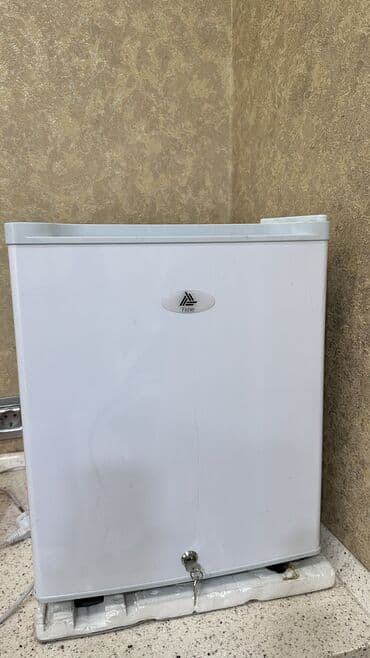 balaca xaladennik: İşlənmiş Mini Fischer Soyuducu Satılır, rəng - Ağ — 3