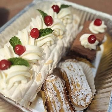 sirniyyat sufresi: Milli şirniyyat tortlar və xəmir yeməklər assortimenti – evdə — 3