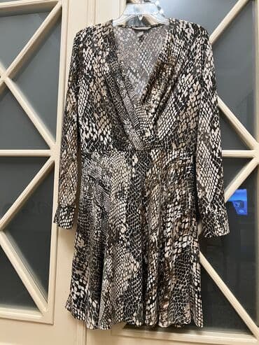 Üst geyimləri: Lc den alınıb bahalıdır ve M razmer — 4